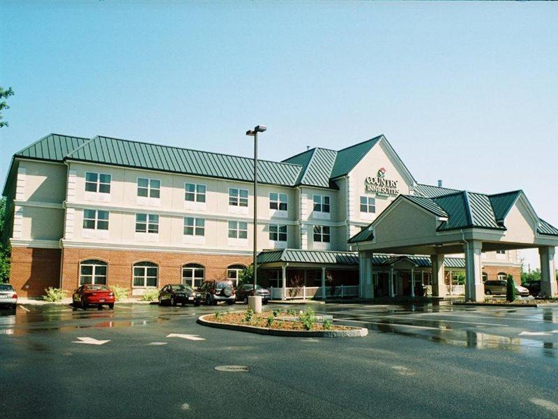 Country & By Radisson, 3* Brockton