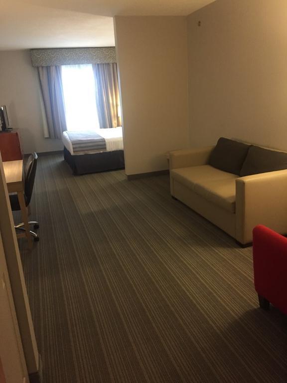 Country & By Radisson, 3*