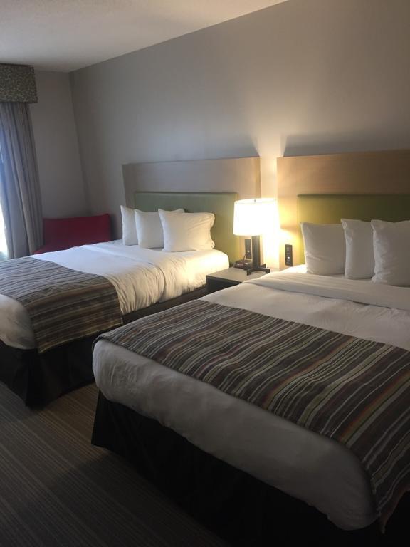 Country & By Radisson, Hotel Brockton
