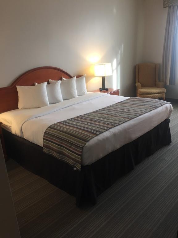 Country & By Radisson, Hotel
